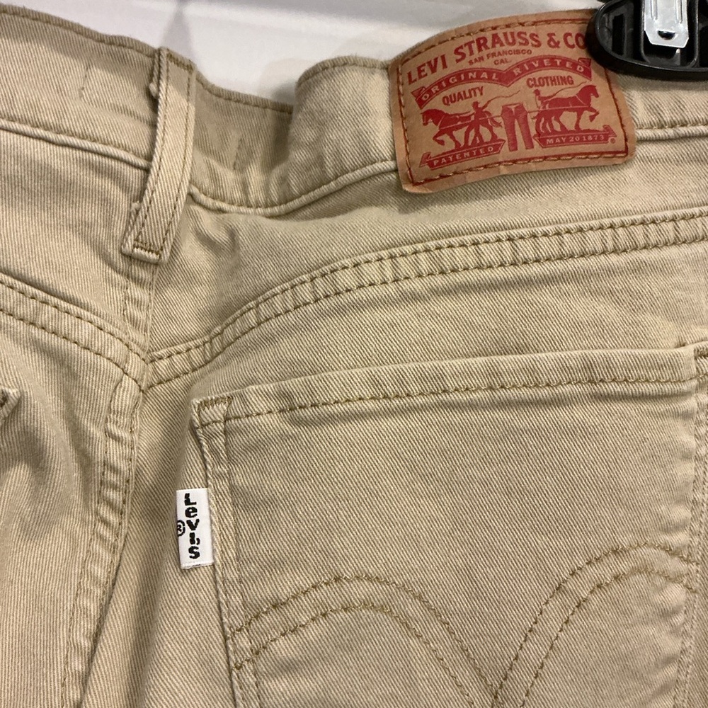 Levi's Beige Women’s Straight Denim Jeans - Picture 3 of 5